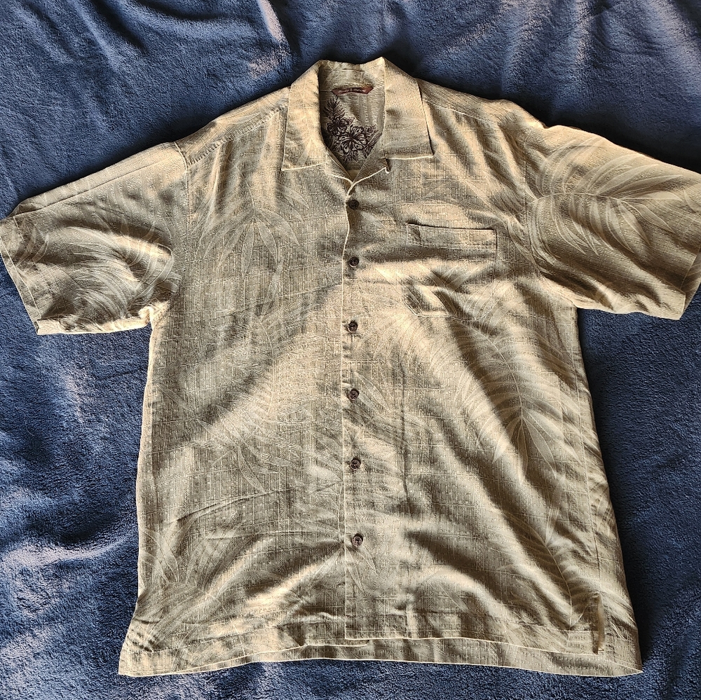 Tommy Bahama Button T Shirt Tee